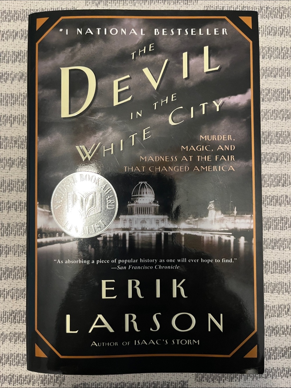 The Devil in the White City by Erik Larson - Black & Gold Paperback